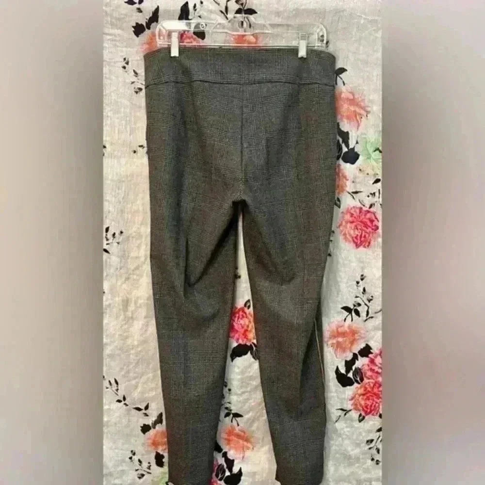Lisette L Gray/Blk Pull On Ankle Pant w/metallic trim Women's Size 10 - Picture 2 of 8